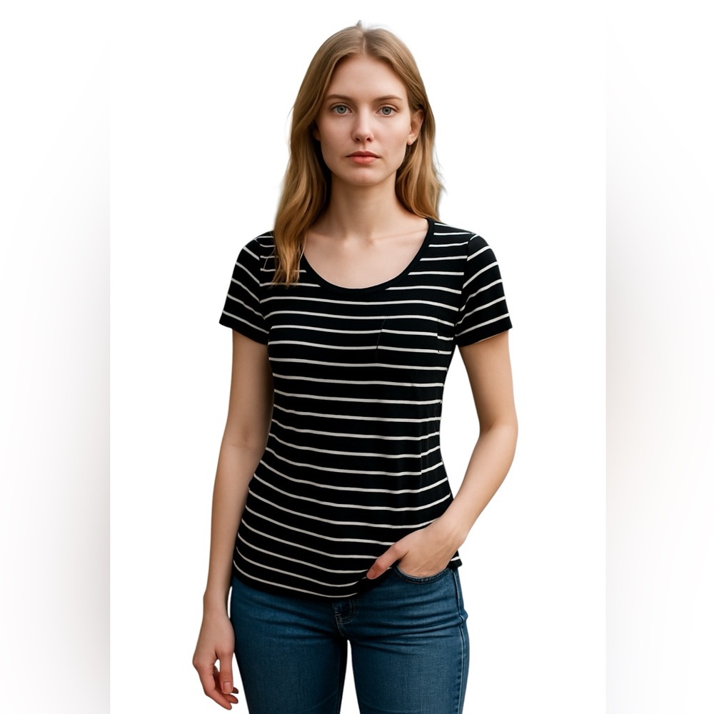 DIVIDED H & M STRIPED POCKET TEE Size XS Black and White
